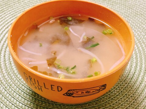 焦がし味噌で香ばし♪わかめのお味噌汁✧˖°